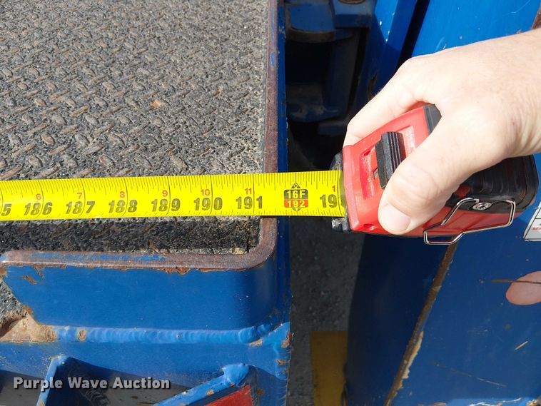 image for item FK0552 2004 International 7500 crane truck