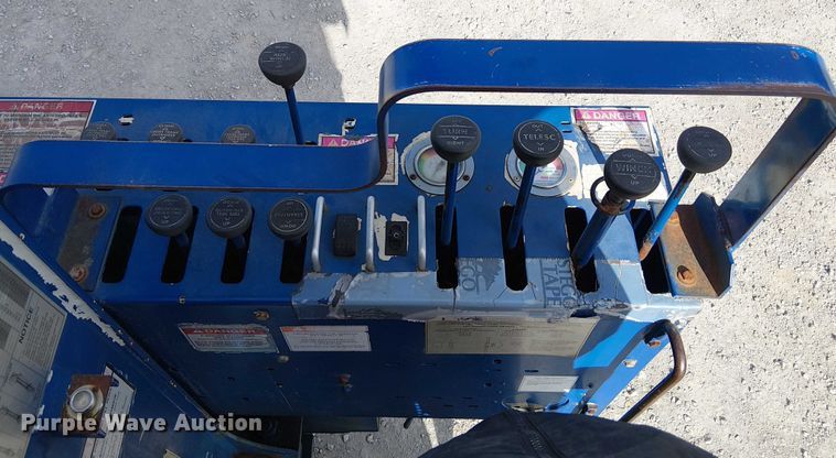 image for item FK0552 2004 International 7500 crane truck