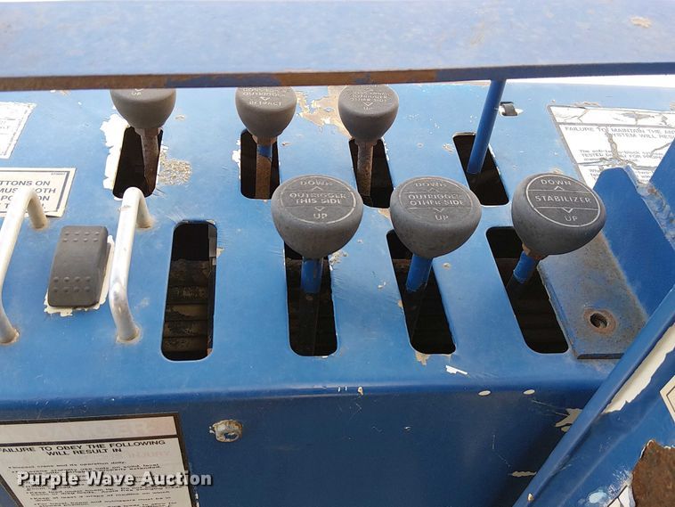 image for item FK0552 2004 International 7500 crane truck