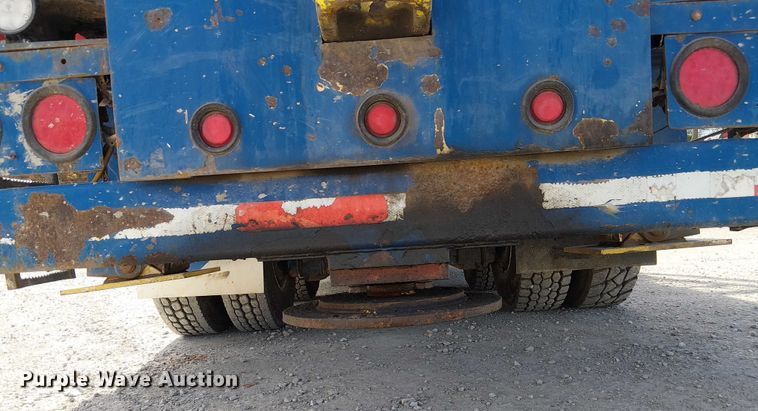 image for item FK0552 2004 International 7500 crane truck