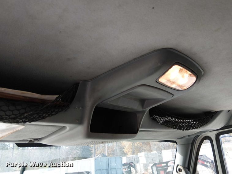 image for item FK0552 2004 International 7500 crane truck