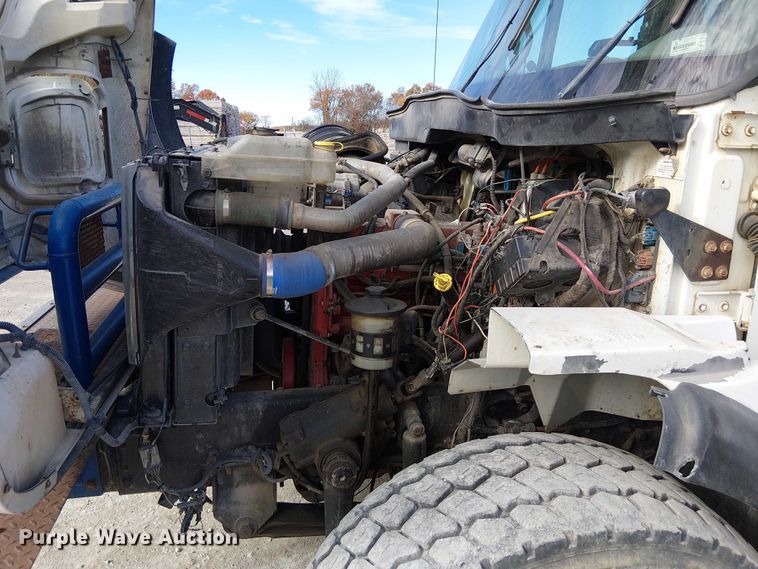 image for item FK0552 2004 International 7500 crane truck