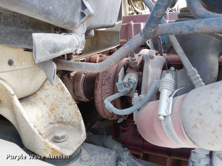 image for item FK0552 2004 International 7500 crane truck