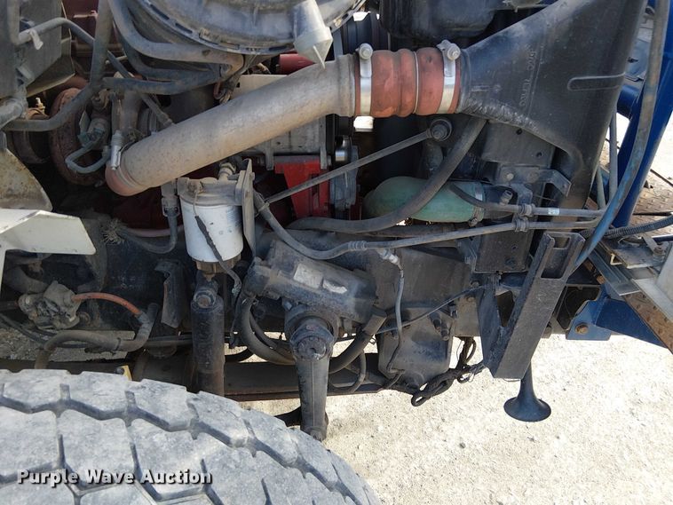 image for item FK0552 2004 International 7500 crane truck