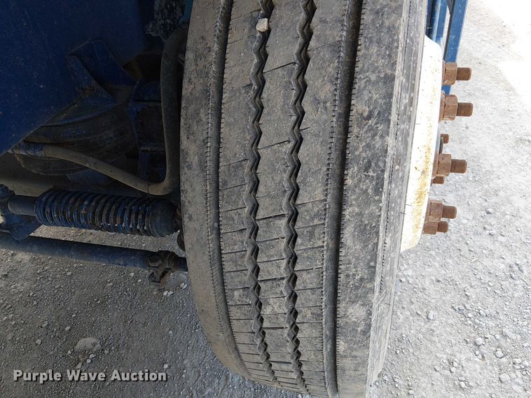 image for item FK0552 2004 International 7500 crane truck