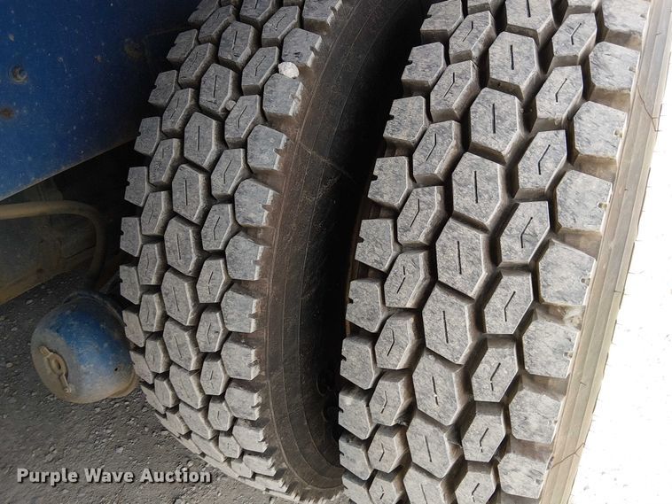 image for item FK0552 2004 International 7500 crane truck