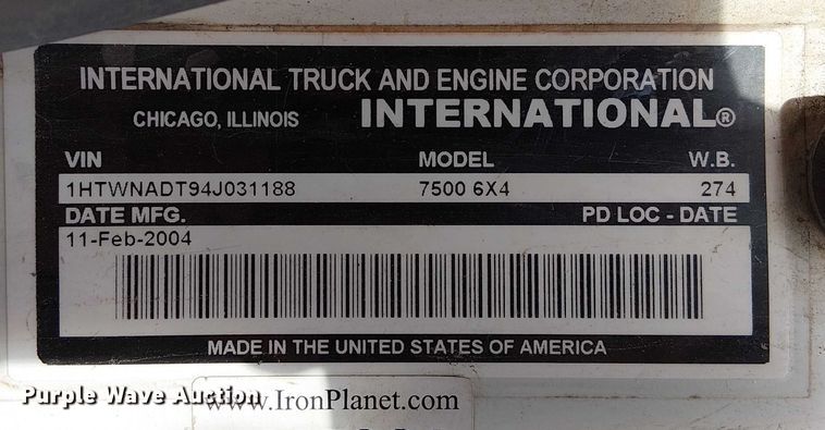 image for item FK0552 2004 International 7500 crane truck