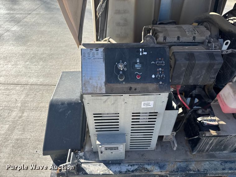 image for item FK0566 2017 Terex RL4 light plant