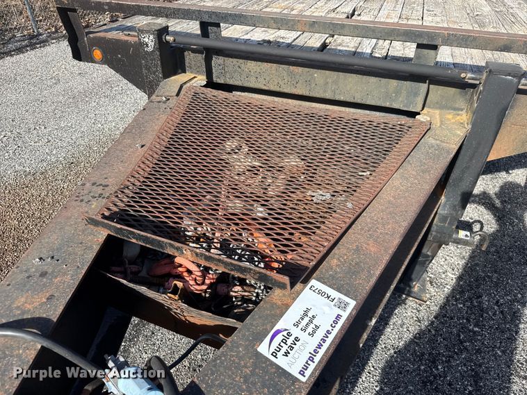 image for item FK0573 2003 PJ Trailers equipment trailer