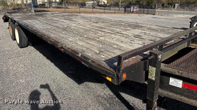 image for item FK0573 2003 PJ Trailers equipment trailer
