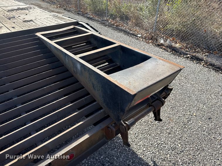 image for item FK0573 2003 PJ Trailers equipment trailer