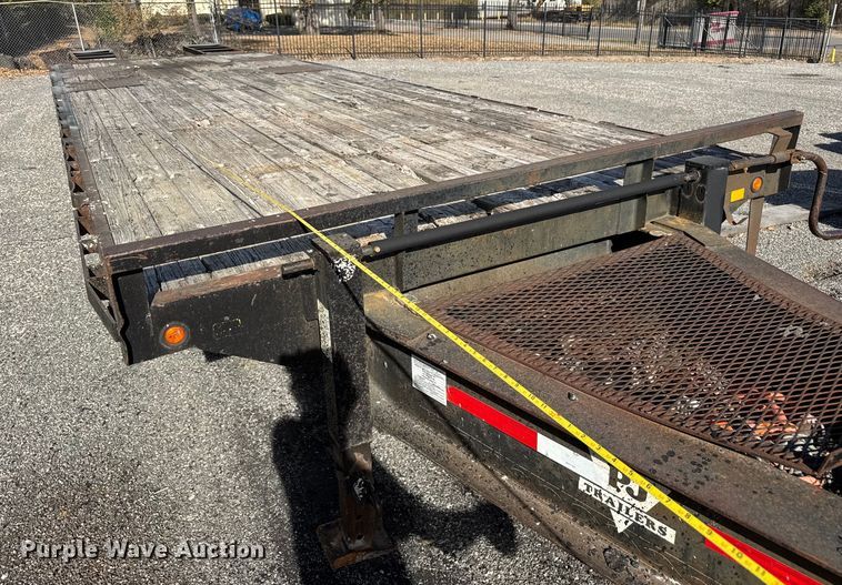 image for item FK0573 2003 PJ Trailers equipment trailer