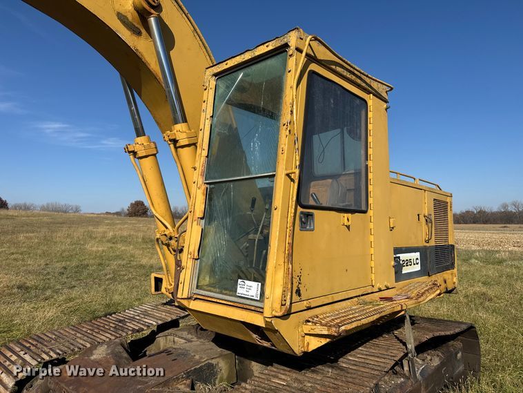 image for item FK0598 1981 Caterpillar 225 LC excavator