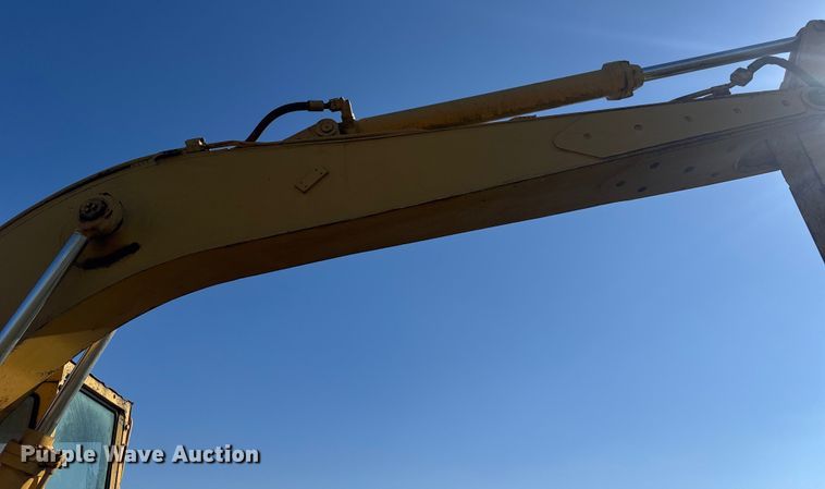 image for item FK0598 1981 Caterpillar 225 LC excavator