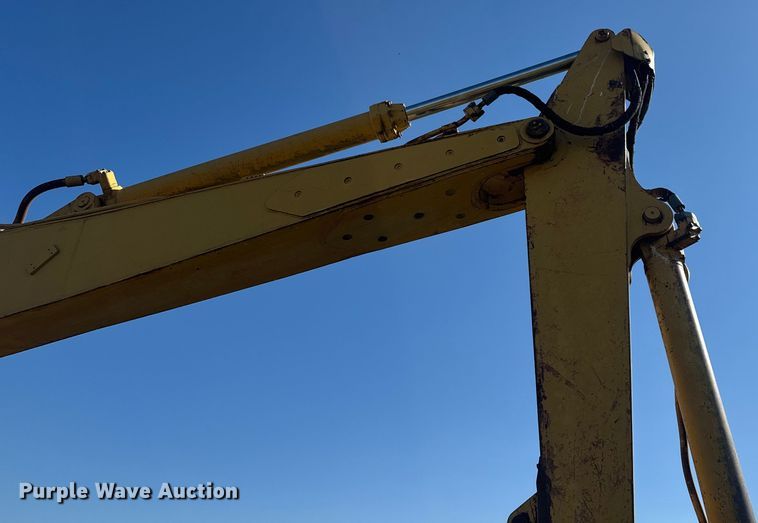 image for item FK0598 1981 Caterpillar 225 LC excavator