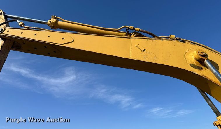 image for item FK0598 1981 Caterpillar 225 LC excavator