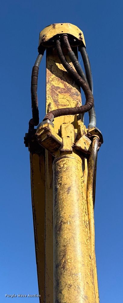 image for item FK0598 1981 Caterpillar 225 LC excavator