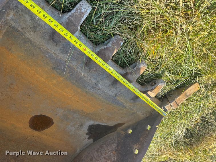 image for item FK0598 1981 Caterpillar 225 LC excavator