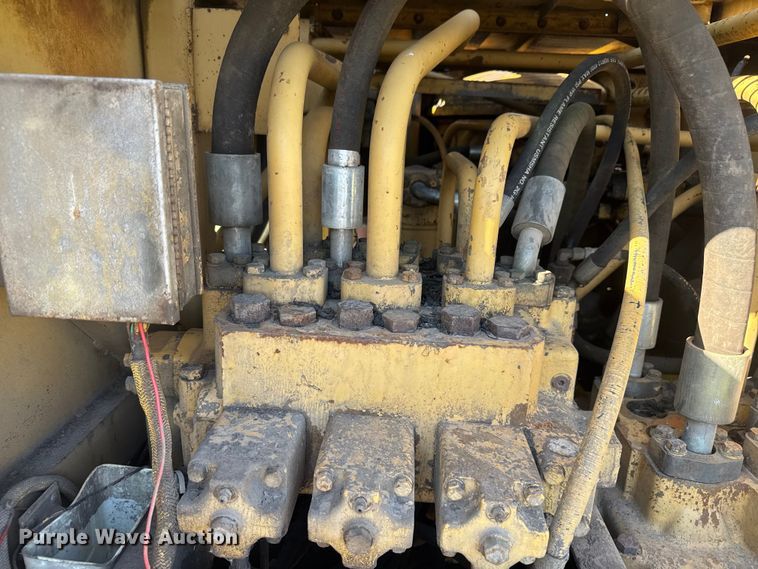 image for item FK0598 1981 Caterpillar 225 LC excavator