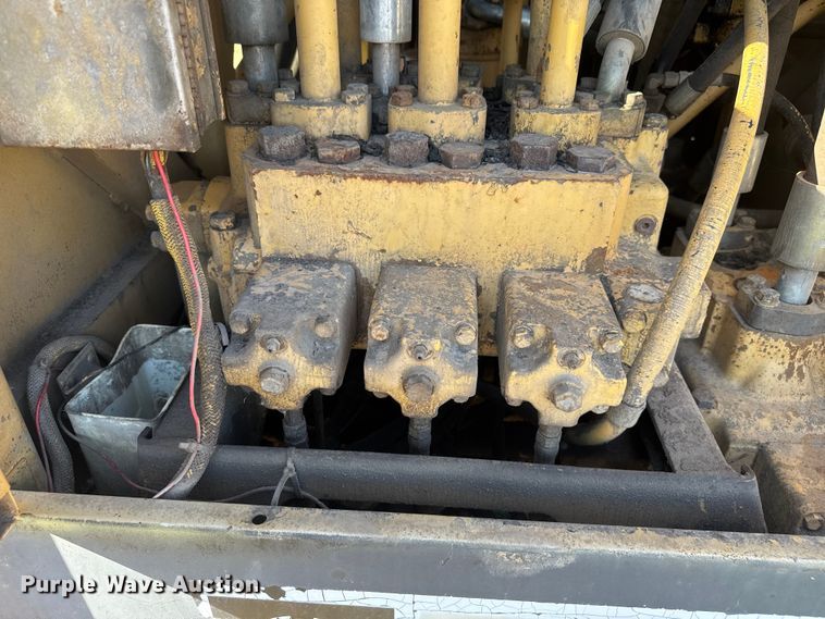 image for item FK0598 1981 Caterpillar 225 LC excavator