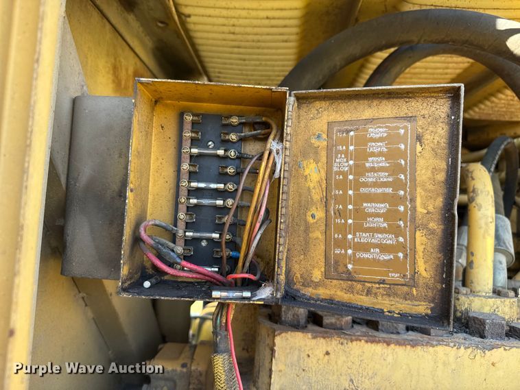 image for item FK0598 1981 Caterpillar 225 LC excavator