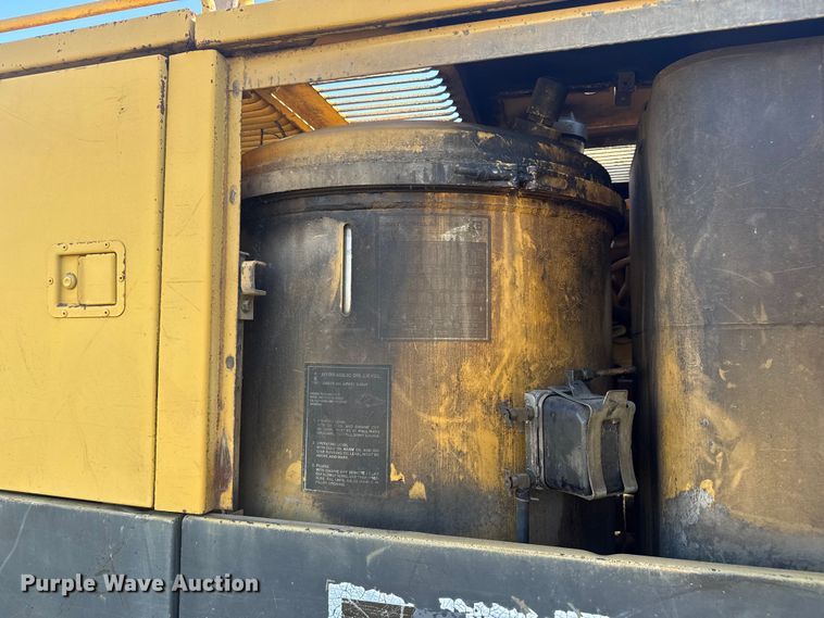 image for item FK0598 1981 Caterpillar 225 LC excavator