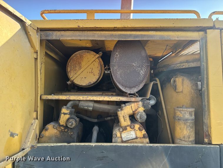 image for item FK0598 1981 Caterpillar 225 LC excavator