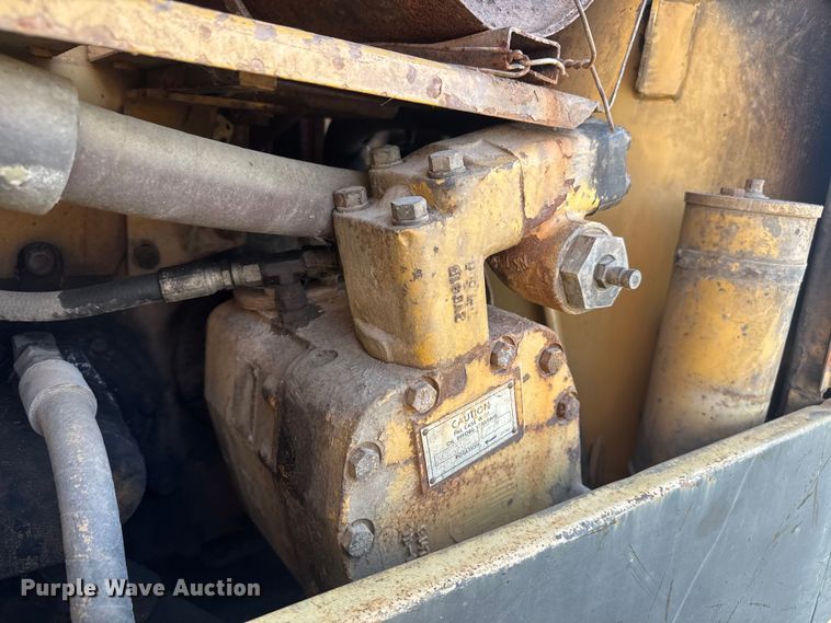 image for item FK0598 1981 Caterpillar 225 LC excavator