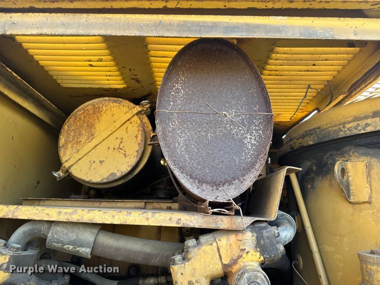 image for item FK0598 1981 Caterpillar 225 LC excavator