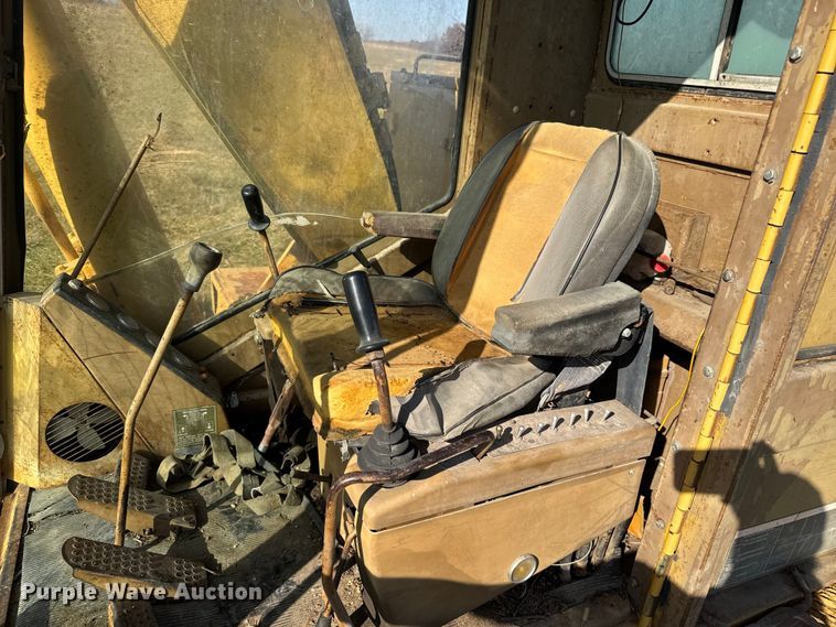 image for item FK0598 1981 Caterpillar 225 LC excavator