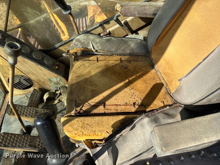 image for item FK0598 1981 Caterpillar 225 LC excavator