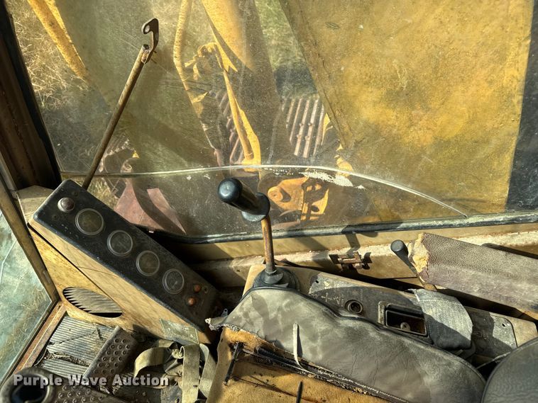 image for item FK0598 1981 Caterpillar 225 LC excavator