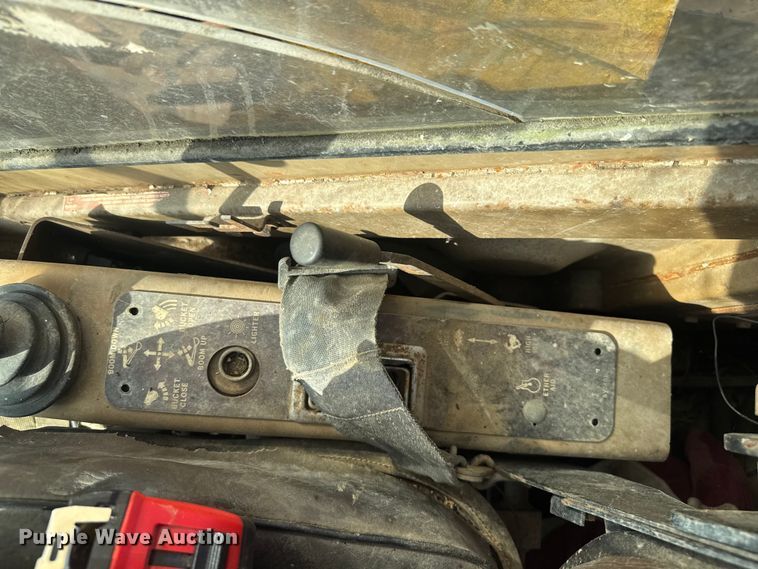 image for item FK0598 1981 Caterpillar 225 LC excavator