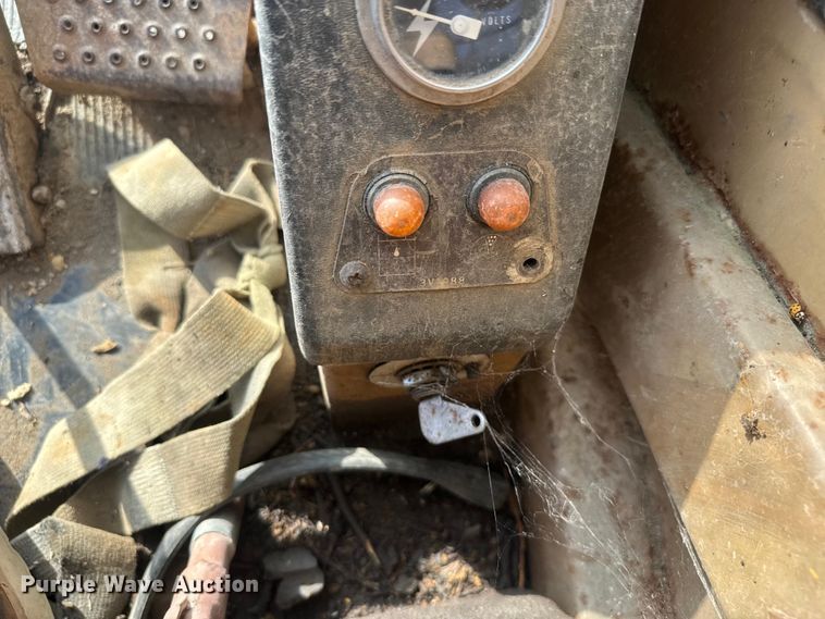 image for item FK0598 1981 Caterpillar 225 LC excavator