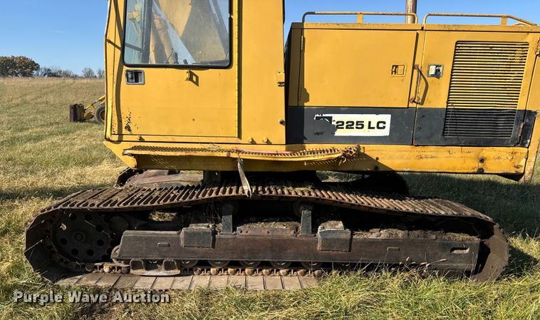image for item FK0598 1981 Caterpillar 225 LC excavator