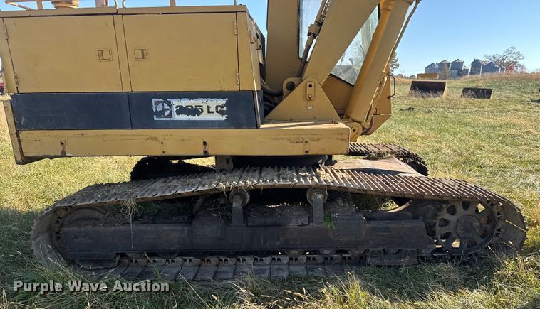 image for item FK0598 1981 Caterpillar 225 LC excavator