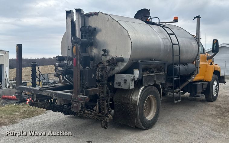 image for item FK0609 2005 Chevrolet C7500  oil distributor truck