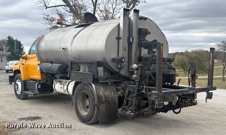 image for item FK0609 2005 Chevrolet C7500  oil distributor truck