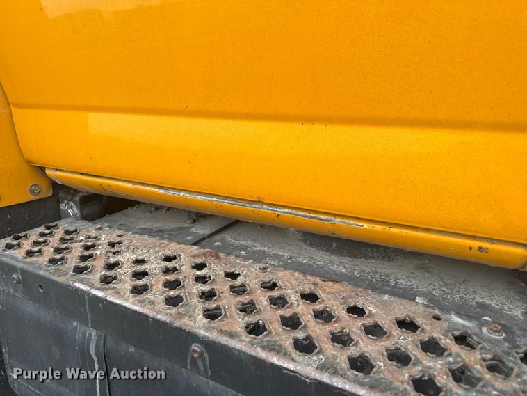 image for item FK0609 2005 Chevrolet C7500  oil distributor truck