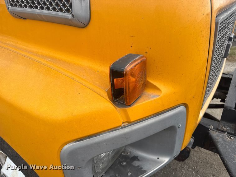 image for item FK0609 2005 Chevrolet C7500  oil distributor truck