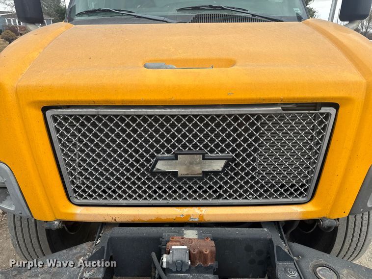 image for item FK0609 2005 Chevrolet C7500  oil distributor truck