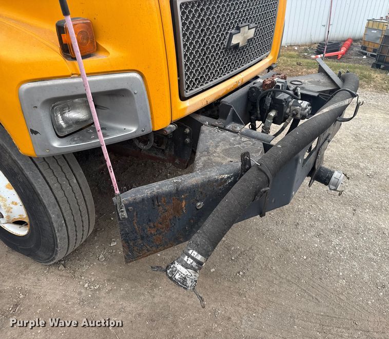 image for item FK0609 2005 Chevrolet C7500  oil distributor truck