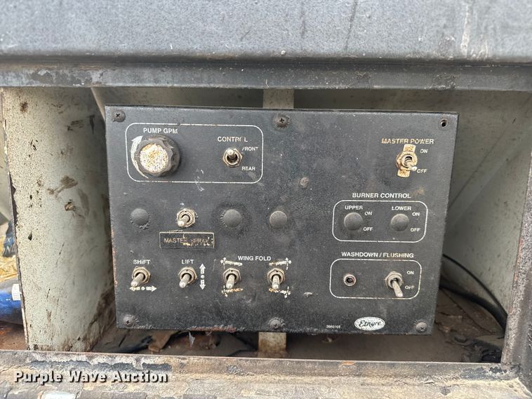 image for item FK0609 2005 Chevrolet C7500  oil distributor truck