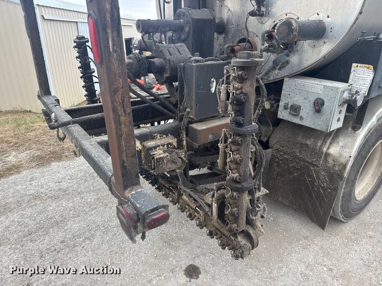 image for item FK0609 2005 Chevrolet C7500  oil distributor truck