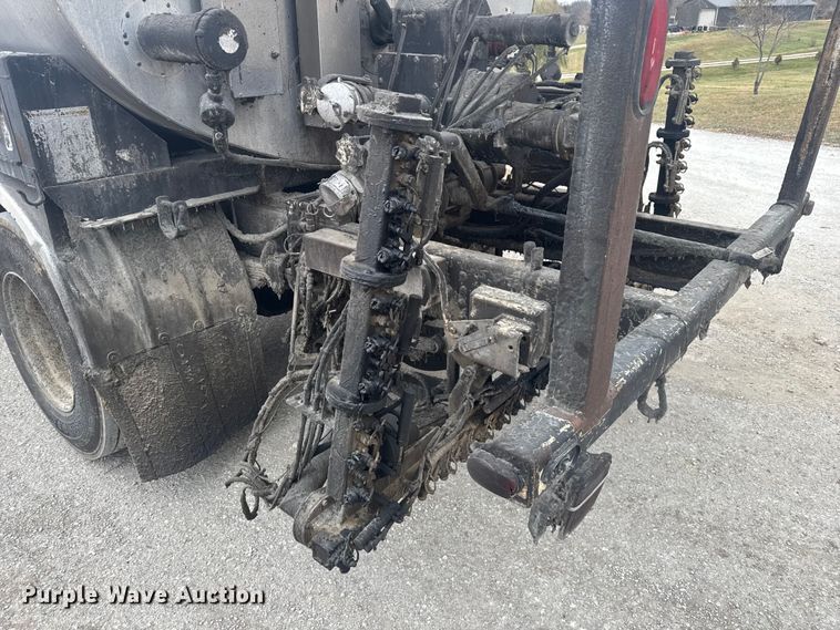 image for item FK0609 2005 Chevrolet C7500  oil distributor truck