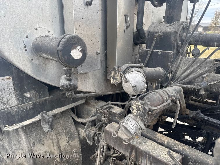 image for item FK0609 2005 Chevrolet C7500  oil distributor truck