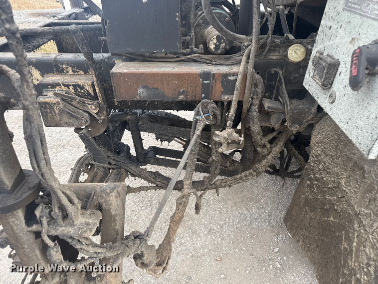 image for item FK0609 2005 Chevrolet C7500  oil distributor truck