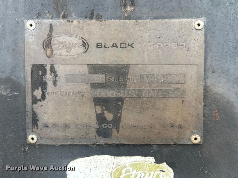 image for item FK0609 2005 Chevrolet C7500  oil distributor truck