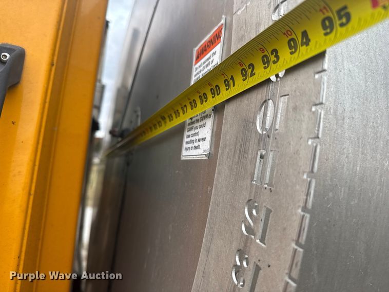 image for item FK0609 2005 Chevrolet C7500  oil distributor truck