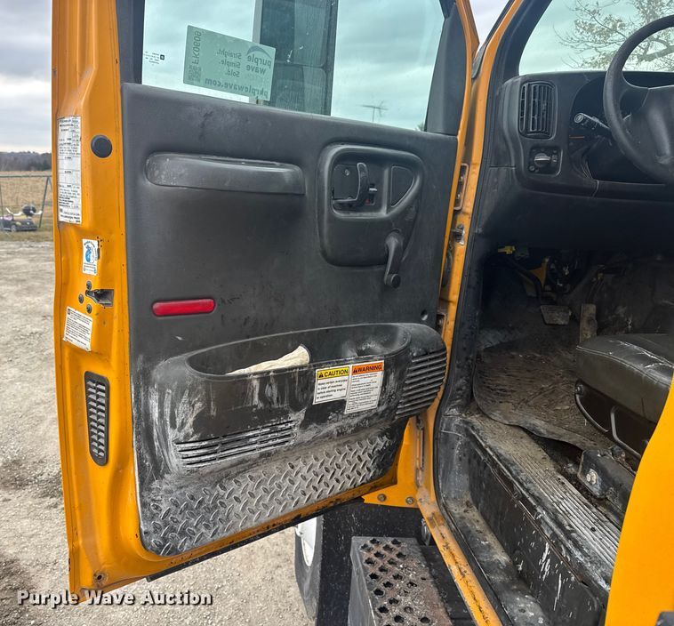 image for item FK0609 2005 Chevrolet C7500  oil distributor truck